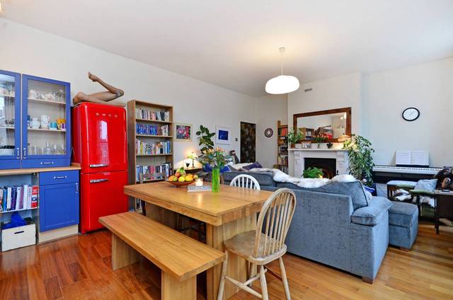  Image of 2 bedroom Flat for sale in Evering Road London N16 at Evering Road  Stoke Newington, N16 7BU