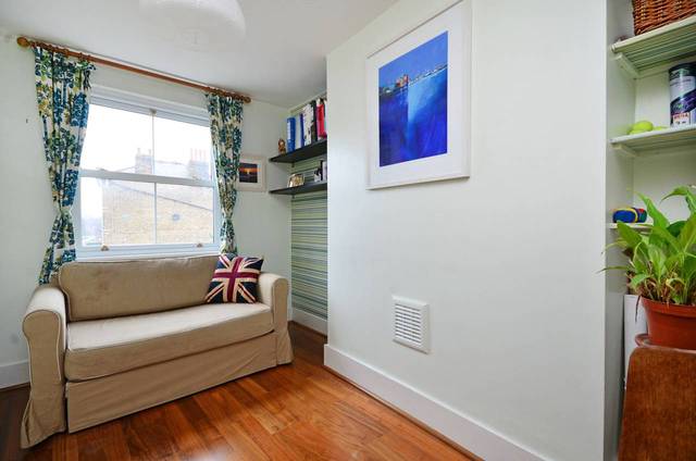  Image of 2 bedroom Flat for sale in Evering Road London N16 at Evering Road  Stoke Newington, N16 7BU