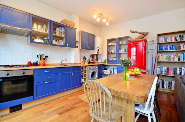  Image of 2 bedroom Flat for sale in Evering Road London N16 at Evering Road  Stoke Newington, N16 7BU