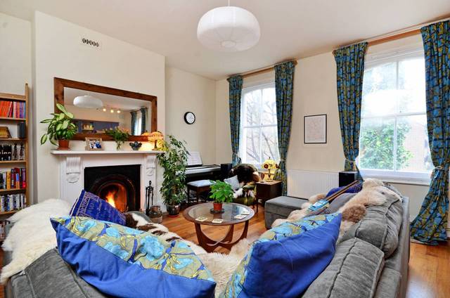  Image of 2 bedroom Flat for sale in Evering Road London N16 at Evering Road  Stoke Newington, N16 7BU