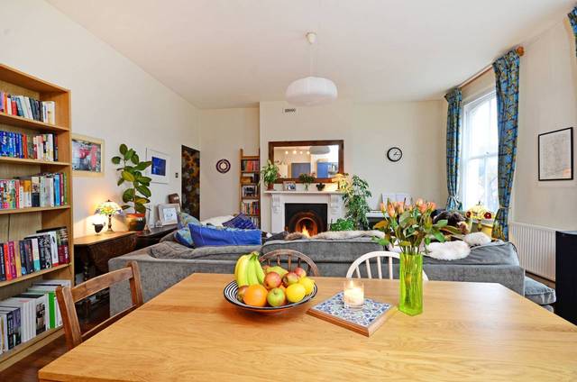  Image of 2 bedroom Flat for sale in Evering Road London N16 at Evering Road  Stoke Newington, N16 7BU