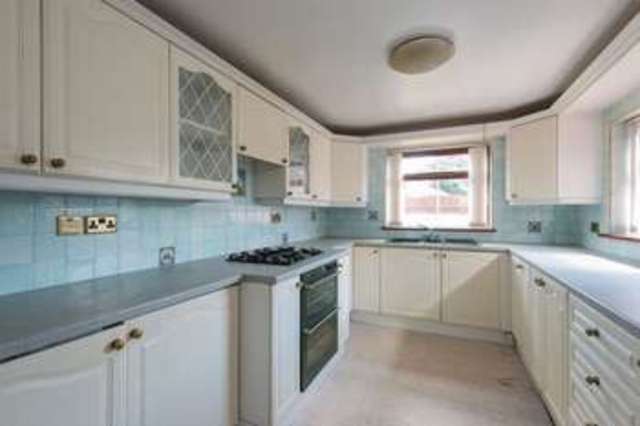  Image of 3 bedroom Semi-Detached house to rent in Heath Road Runcorn WA7 at Heath Road  RUNCORN, WA7 5SZ