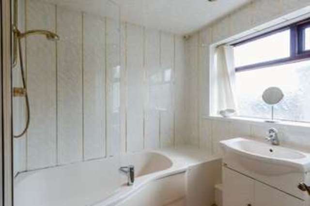  Image of 3 bedroom Semi-Detached house to rent in Heath Road Runcorn WA7 at Heath Road  RUNCORN, WA7 5SZ
