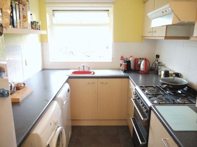  Image of 2 bedroom Flat to rent in Ormond Close Fair Oak Eastleigh SO50 at Ormond Close Fair Oak EASTLEIGH, SO50 8FG