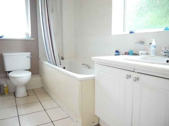  Image of 2 bedroom Flat to rent in Ormond Close Fair Oak Eastleigh SO50 at Ormond Close Fair Oak EASTLEIGH, SO50 8FG