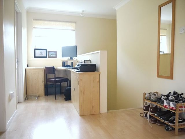  Image of 2 bedroom Flat to rent in Ormond Close Fair Oak Eastleigh SO50 at Ormond Close Fair Oak EASTLEIGH, SO50 8FG