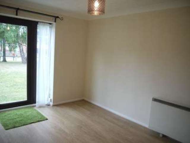  Image of 1 bedroom Flat to rent in Stubbington Way Fair Oak Eastleigh SO50 at Stubbington Way Fair Oak EASTLEIGH, SO50 7NE