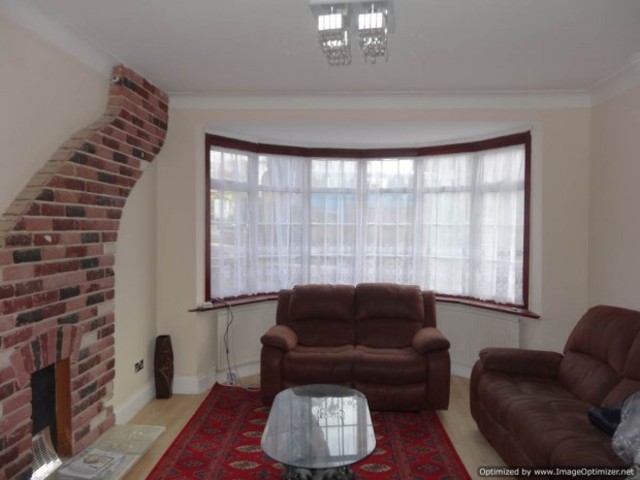  Image of 4 bedroom Semi-Detached house to rent in Fairfields Crescent London NW9 at Fairfields Crescent  London, NW9 0PS
