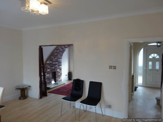  Image of 4 bedroom Semi-Detached house to rent in Fairfields Crescent London NW9 at Fairfields Crescent  London, NW9 0PS