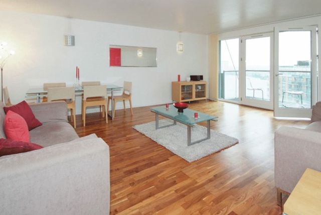  Image of 2 bedroom Property to rent in Fairmont Avenue London E14 at Fairmont Avenue  London, E14 9PW
