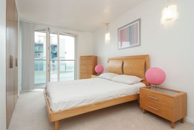  Image of 2 bedroom Property to rent in Fairmont Avenue London E14 at Fairmont Avenue  London, E14 9PW