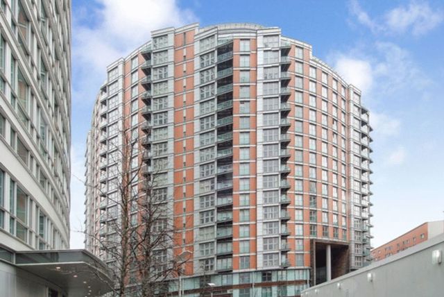  Image of 2 bedroom Property to rent in Fairmont Avenue London E14 at Fairmont Avenue  London, E14 9PW