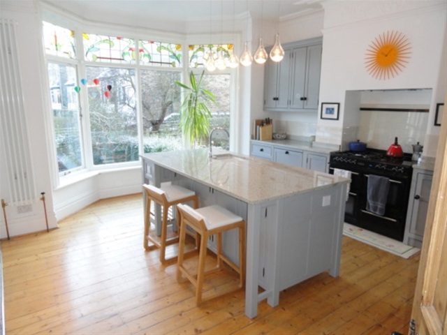  Image of 6 bedroom Semi-Detached house for sale in Farfield Road Shipley BD18 at Shipley, BD18 4QP