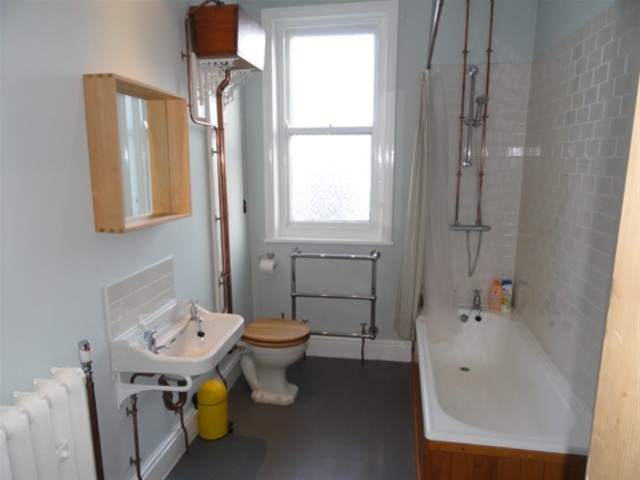  Image of 6 bedroom Semi-Detached house for sale in Farfield Road Shipley BD18 at Shipley, BD18 4QP