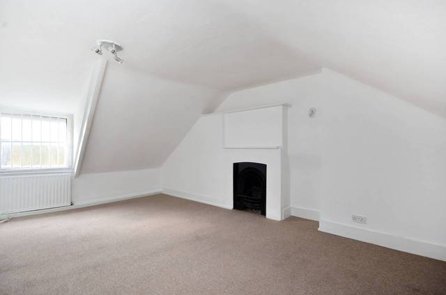  Image of 2 bedroom Flat for sale in Farleigh Road London N16 at Farleigh Road  Stoke Newington, N16 7TF