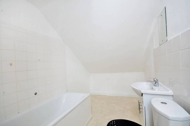  Image of 2 bedroom Flat for sale in Farleigh Road London N16 at Farleigh Road  Stoke Newington, N16 7TF