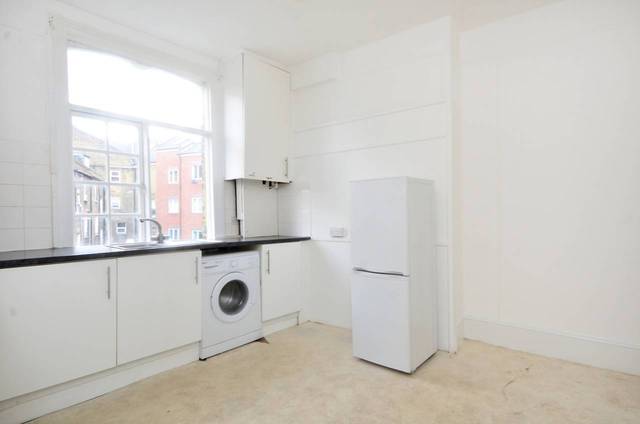  Image of 2 bedroom Flat for sale in Farleigh Road London N16 at Farleigh Road  Stoke Newington, N16 7TF