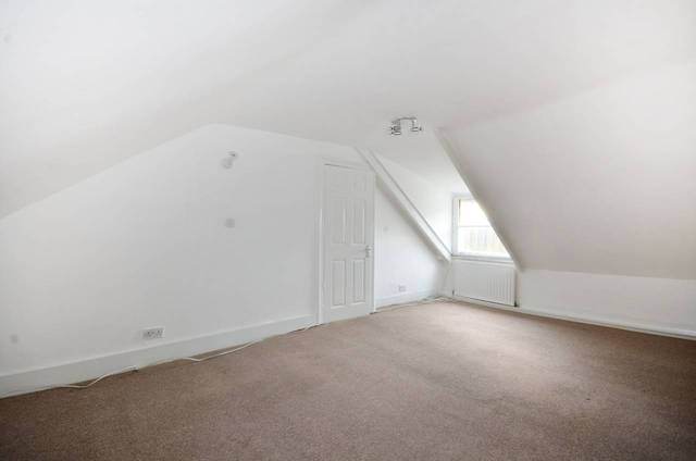  Image of 2 bedroom Flat for sale in Farleigh Road London N16 at Farleigh Road  Stoke Newington, N16 7TF