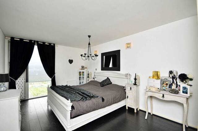 Image of 2 bedroom Flat for sale in West Parkside London SE10 at Farnsworth Court  Greenwich, SE10 0RU