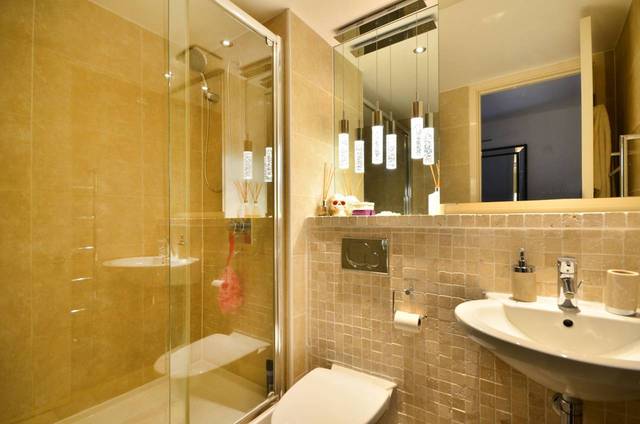  Image of 2 bedroom Flat for sale in West Parkside London SE10 at Farnsworth Court  Greenwich, SE10 0RU