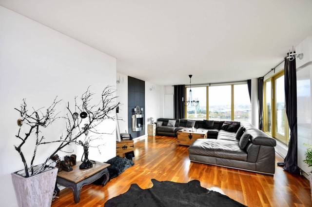  Image of 2 bedroom Flat for sale in West Parkside London SE10 at Farnsworth Court  Greenwich, SE10 0RU