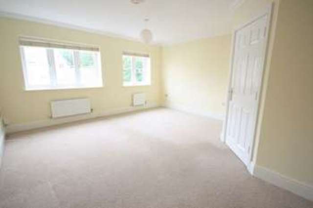  Image of 4 bedroom Detached house to rent in Feldon Way Stratford-upon-Avon CV37 at Feldon Way  Stratford upon Avon, CV37 7EE