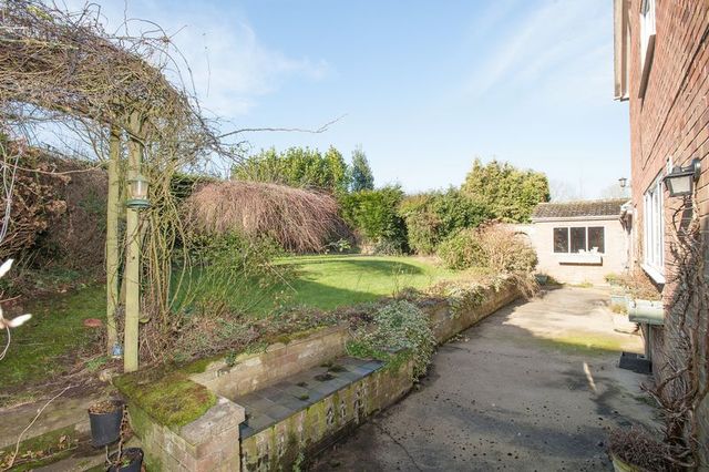 Image of 3 bedroom Detached house for sale in Fen Lane East Keal Spilsby PE23 at Fen Lane East Keal Spilsby, PE23 4AY