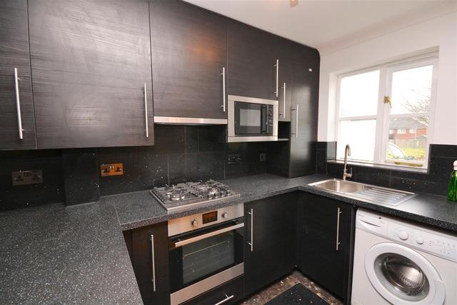  Image of 2 bedroom Property to rent in Fenstanton Avenue London N12 at North Finchley, N12 9HA