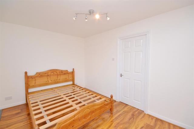  Image of 2 bedroom Property to rent in Fenstanton Avenue London N12 at North Finchley, N12 9HA