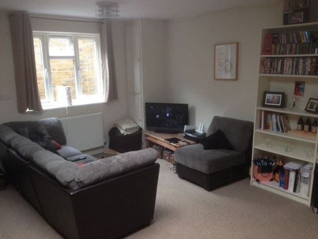  Image of Flat to rent in Ferme Park Road London N4 at Ferme Park Road  London, N4 4DS