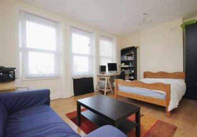  Image of 3 bedroom Property to rent in Ferme Park Road London N4 at Ferme Park Road  London, N4 4DS