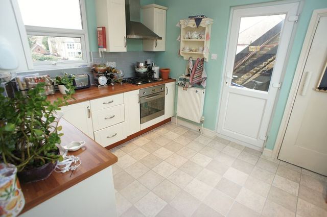  Image of 2 bedroom Flat for sale in Finchley Road Westcliff-on-Sea SS0 at Finchley Road  Westcliff-On-Sea, SS0 8AE