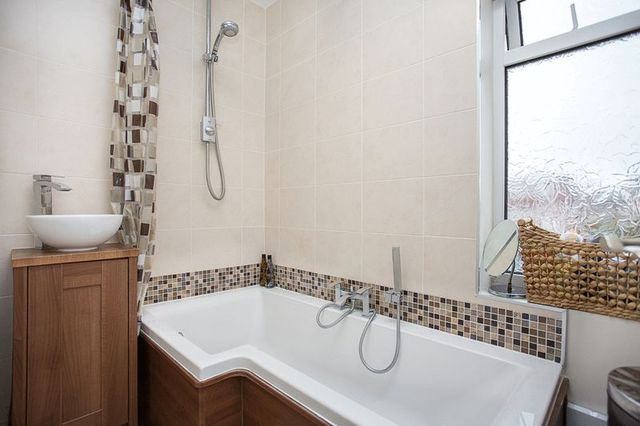  Image of 3 bedroom Detached house for sale in Fir Copse Road Purbrook Waterlooville PO7 at Fir Copse Road Purbrook Waterlooville, PO7 5HZ