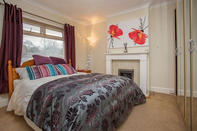  Image of 3 bedroom Detached house for sale in Fir Copse Road Purbrook Waterlooville PO7 at Fir Copse Road Purbrook Waterlooville, PO7 5HZ
