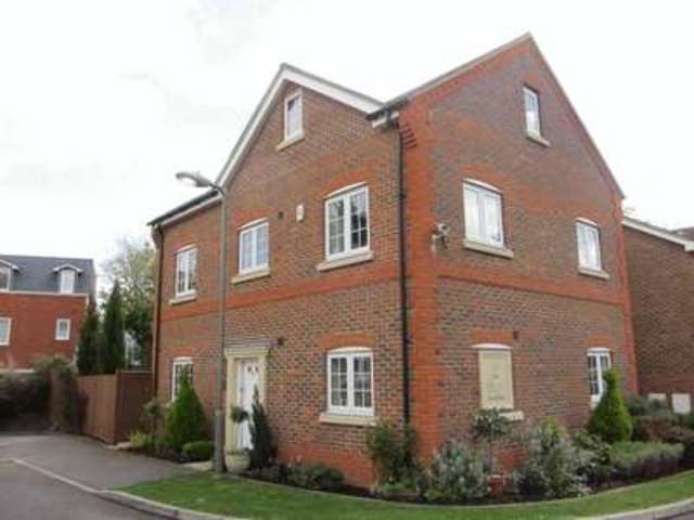  Image of 6 bedroom Detached house for sale in Fircroft Road Englefield Green Egham TW20 at Fircroft Road Englefield Green Englefield Green, TW20 0TY