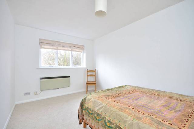  Image of 1 bedroom Detached house to rent in Firs Close Mitcham CR4 at Firs Close  Mitcham, CR4 1AX