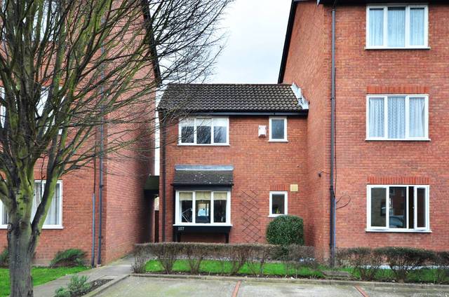  Image of 1 bedroom Detached house to rent in Firs Close Mitcham CR4 at Firs Close  Mitcham, CR4 1AX
