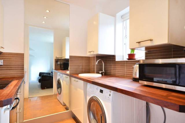  Image of 1 bedroom Detached house to rent in Firs Close Mitcham CR4 at Firs Close  Mitcham, CR4 1AX