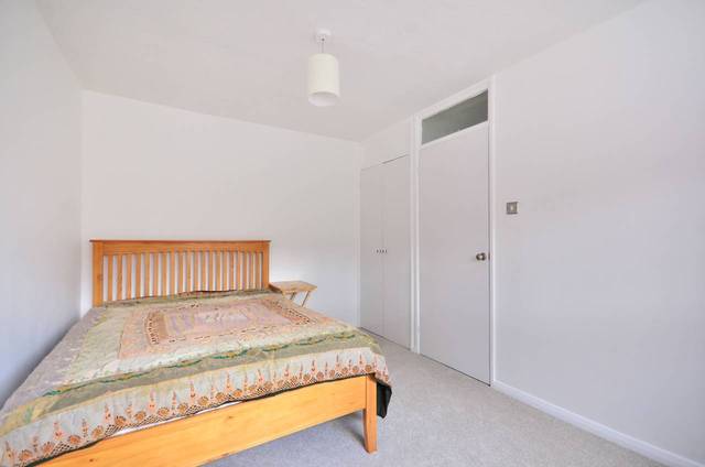  Image of 1 bedroom Detached house to rent in Firs Close Mitcham CR4 at Firs Close  Mitcham, CR4 1AX