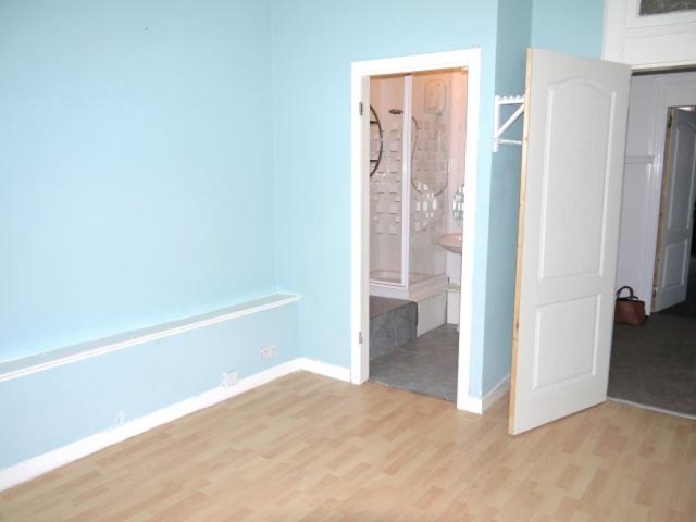  Image of 1 bedroom Flat for sale in Holmhead Place Glasgow G44 at Cathcart  Glasgow, G44 4HD