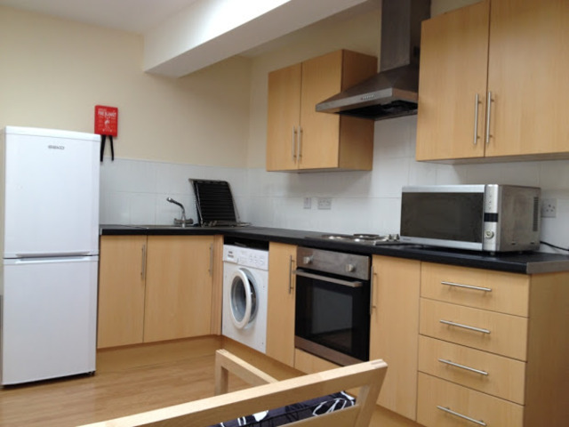  Image of 2 bedroom Apartment to rent in Clifton Street Cardiff CF24 at 145 Clifton Street Adamsdown Cardiff, CF24 1LZ