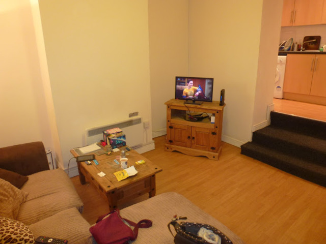  Image of 2 bedroom Apartment to rent in Clifton Street Cardiff CF24 at 145 Clifton Street Adamsdown Cardiff, CF24 1LZ