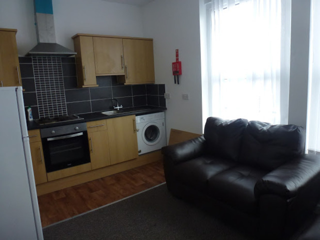  Image of 1 bedroom Apartment to rent in Clifton Street Cardiff CF24 at 25 Clifton Street Splott Cardiff, CF24 1LQ
