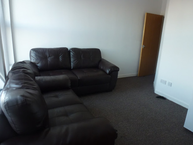  Image of 1 bedroom Apartment to rent in Clifton Street Cardiff CF24 at 25 Clifton Street Splott Cardiff, CF24 1LQ