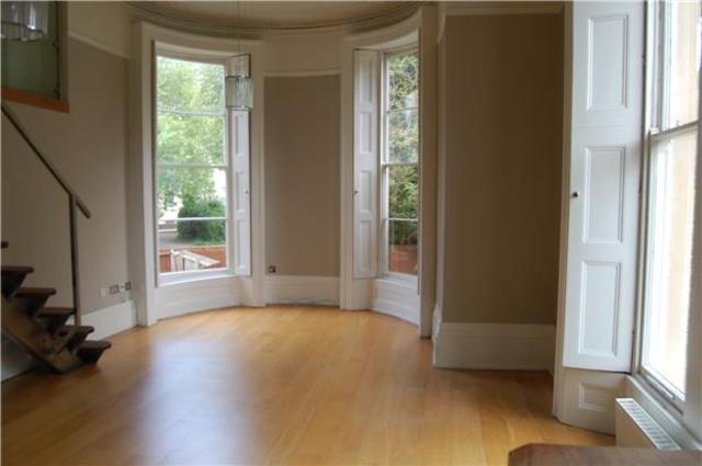  Image of Flat to rent in Lypiatt Terrace Cheltenham GL50 at 1 Lypiatt Terrace  Gloucestershire, GL50 2SX