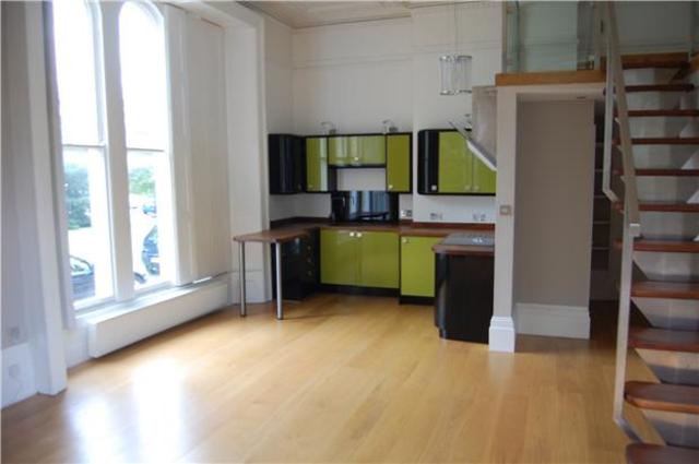  Image of Flat to rent in Lypiatt Terrace Cheltenham GL50 at 1 Lypiatt Terrace  Gloucestershire, GL50 2SX