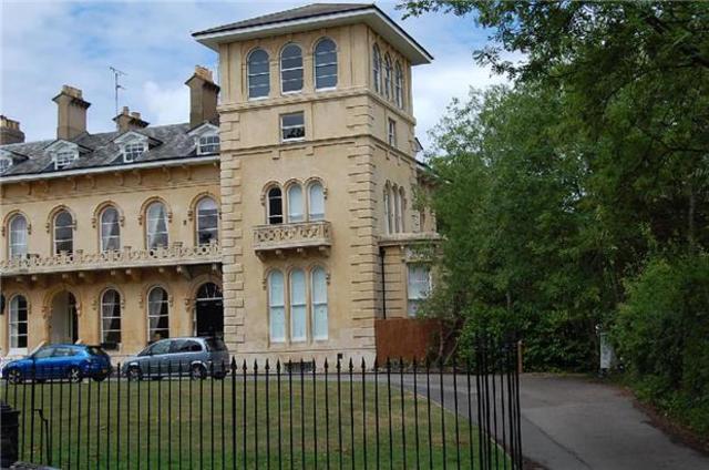  Image of Flat to rent in Lypiatt Terrace Cheltenham GL50 at 1 Lypiatt Terrace  Gloucestershire, GL50 2SX