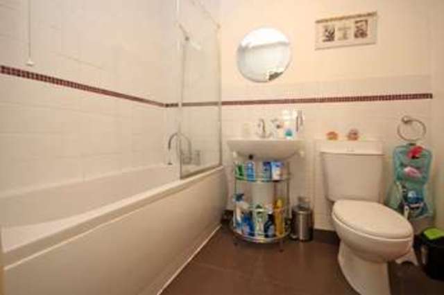  Image of 2 bedroom Flat for sale in Florence Road Boscombe Bournemouth BH5 at Boscombe Bournemouth Bournemouth, BH5 1HH