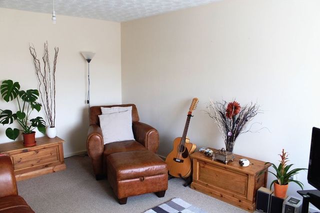  Image of 2 bedroom Property for sale in Florentine Way Waterlooville PO7 at Florentine Way  Waterlooville, PO7 8JU
