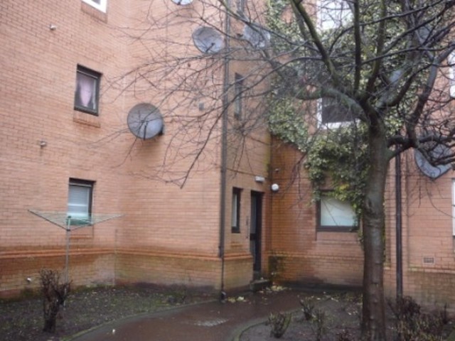  Image of 2 bedroom Flat to rent in Forbes Drive Glasgow G40 at Bridgeton Glasgow Glasgow, G40 2LF
